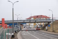 Cửa khẩu biên giới Bobrowniki giữa Ba Lan và Belarus. (Nguồn: PAP/TTXVN)