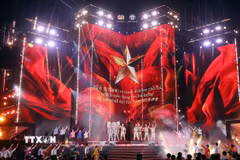 Chương trình nghệ thuật Gala "Tổ quốc bình yên." (Ảnh: Phạm Kiên/TTXVN)