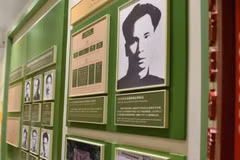 Di tích trụ sở Hội Việt Nam Cách mạng Thanh niên (tiền thân của Đảng Cộng sản Việt Nam), nơi Chủ tịch Hồ Chí Minh hoạt động cách mạng tại Quảng Châu, lưu giữ nhiều bức ảnh và tư liệu quý về cuộc đời hoạt động cách mạng của Chủ tịch Hồ Chí Minh và các nhà hoạt động cách mạng tiền bối. (Ảnh: Công Tuyên/TTXVN)