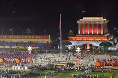 Không khí chuẩn bị Lễ diễu binh, diễu hành kỷ niệm 80 năm Quốc khánh tại Quảng trường Ba Đình. (Ảnh: Doãn Tấn/TTXVN)