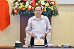 Sáng 11/5, tại Hà Nội, Ủy viên Bộ Chính trị, Bí thư Đảng ủy Quốc hội, Chủ tịch Quốc hội Trần Thanh Mẫn, Trưởng Đoàn công tác của Bộ Chính trị chủ trì cuộc làm việc với Ban Thường vụ Thành ủy Cần Thơ, Tỉnh ủy Hậu Giang, Tỉnh ủy Sóc Trăng về việc thực hiện Nghị quyết Hội nghị lần thứ 11 Ban Chấp hành Trung ương Đảng khóa XIII. (Ảnh: Doãn Tấn/TTXVN)