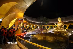Tôn tượng Đức Phật Câu Na Hàm Mâu Ni sẽ chính thức đón khách tham quan chiêm bái từ 1/1/2026. (Ảnh: Giang Phương/TTXVN)