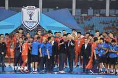 Đội tuyển Việt Nam bảo vệ thành công ngôi vô địch ASEAN Cup. (Ảnh: Minh Quyết/TTXVN)