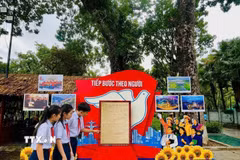 Triển lãm chuyên đề tại Khu Di tích Kim Liên. (Ảnh: TTXVN phát)