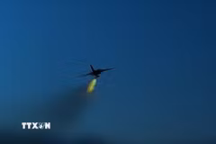 IRGC tuyên bố đã tiến hành các cuộc tập kích bằng tên lửa và thiết bị bay không người lái nhằm vào nhiều mục tiêu quân sự của Mỹ. (Ảnh: IRNA/TTXVN phát)