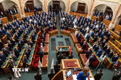 Lễ tuyên thệ nhậm chức của Chính phủ mới tại Quốc hội ở thủ đô Budapest, Hungary ngày 12/5/2026. (Ảnh: THX/TTXVN)