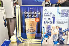 Nhiều hàng quán tại Hà Nội đồng loạt ra mắt các loại đồ uống chế biến từ cốm. (Ảnh: Minh Phương/Vietnam+)