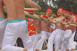 Tưng bừng giao lưu, trình diễn di sản kéo co Việt Nam và Hàn Quốc