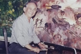 Họa sỹ Huỳnh Phương Đông bên giá vẽ. (Ảnh tư liệu gia đình)