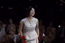 Người khuyết tật duyên dáng trong những thiết kế cho riêng cho mình