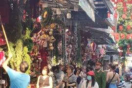 Hà Nội: Thí điểm gỡ mái che, dọn vỉa hè Hàng Mã và các phố 3 phường trung tâm