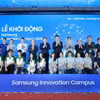 Các đại biểu và đại diện sinh viên chụp ảnh kỷ niệm tại Lễ khởi động Samsung Innovation Campus 2026. (Ảnh: PV/Vietnam+)