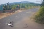 Hiện trường vụ tai nạn được camera ghi lại. (Ảnh: TTXVN phát)