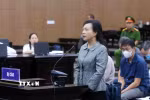 Bị cáo Nguyễn Thị Kim Tiến, cựu Bộ trưởng Bộ Y tế khai báo trước tòa. (Ảnh: Phạm Kiên/TTXVN)
