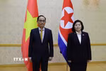 Bộ trưởng Ngoại giao Lê Hoài Trung và Bộ trưởng Ngoại giao Triều Tiên Choe Son Hui. (Ảnh: Đỗ Sinh/TTXVN)