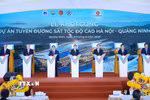 Thủ tướng Lê Minh Hưng và các đại biểu khởi công Dự án tuyến đường sắt tốc độ cao Hà Nội-Quảng Ninh. (Ảnh: Dương Giang/TTXVN)