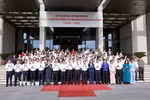 Thủ tướng Chính phủ Lê Minh Hưng và Chủ tịch Quốc hội Trần Thanh Mẫn cùng các đại biểu chụp ảnh chung. (Ảnh: Doãn Tấn/TTXVN)