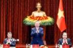 Tổng Bí thư, Chủ tịch nước Tô Lâm cùng Thủ tướng Lê Minh Hưng và Chủ tịch Quốc hội Trần Thanh Mẫn dự buổi gặp mặt. (Ảnh: Thống Nhất/TTXVN)