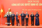 Tổng Bí thư, Chủ tịch nước Tô Lâm trao Quyết định của Bộ Chính trị về việc chỉ định Ban Chấp hành, Ban Thường vụ, Bí thư, Phó Bí thư Đảng ủy Quốc hội nhiệm kỳ 2025 -2030 cho Chủ tịch Quốc hội Trần Thanh Mẫn và các Phó Chủ tịch Quốc hội. (Ảnh: Doãn Tấn/TTXVN)
