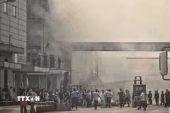 Hiện trường vụ nổ. (Ảnh: TTXVN phát)