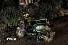 Phương tiện tại hiện trường tai nạn. (Ảnh: TTXVN phát)