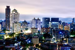Thành phố Hạ Môn về đêm. (Ảnh: TTXVN)