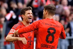 Tại trận đấu FC Bayern gặp Mainz tối qua, huyền thoại của Bayern đã xác lập kỷ lục mới 500 trận đấu tại Bundesliga. (Nguồn: Bayern)