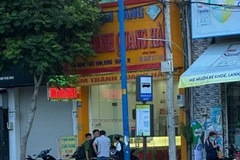Tiệm vàng tại huyện Hóc Môn xảy ra vụ cướp. (Ảnh: TTXVN)