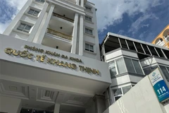 Mới đây, phòng Kiểm tra – Pháp chế (Sở Y tế Thành phố Hồ Chí Minh) vừa phối hợp với Công an Thành phố Hồ Chí Minh và UBND phường Cầu Ông Lãnh kiểm tra đột xuất Phòng khám Đa khoa Khang Thịnh (số 114 Trần Đình Xu, TPHCM) sau phản ánh của người dân từ Cổng thông tin 1022 của thành phố. (Ảnh: Sở Y tế Thành phố Hồ Chí Minh)
