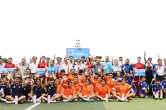 Các cầu thủ trẻ hào hứng tham gia Festival bóng đá nữ trẻ năm 2026. (Ảnh: Hồng Thái/TTXVN)