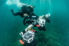 Bộ thiết bị chụp ảnh lập thể ba camera được sử dụng để tạo ra mô hình 3D chính xác của các hiện vật dưới nước — một công cụ ngày càng không thể thiếu trong khảo cổ hiện đại. (Nguồn: Đại học Haifa)