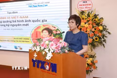 Tổng Giám đốc TTXVN Vũ Việt Trang phát biểu tại tọa đàm. (Ảnh: TTXVN)