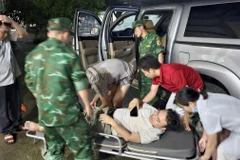Nạn nhân nhanh chóng được chuyển đến Trung tâm Y tế Phục Hòa để tiếp tục điều trị. (Nguồn: Báo Biên Phòng)