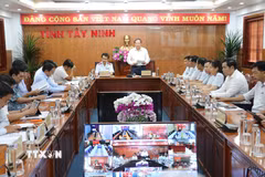 Quang cảnh Hội nghị công bố công khai Kết luận thanh tra chuyên đề về cơ sở nhà, đất dôi dư sau sắp xếp trên địa bàn tỉnh Tây Ninh. (Ảnh: Bùi Giang/TTXVN)