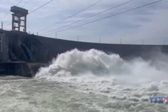 Thủy điện Thác Bà đóng toàn bộ cửa xả 