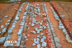 Dấu tích kiến trúc Đàn tế Nam Giao Thành nhà Hồ sau các đợt khai quật. (Ảnh: Hoa Mai/TTXVN)