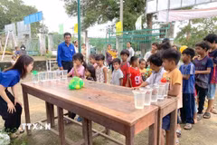 Hơn 2.000 trẻ em ở xã La Dạ (Lâm Đồng) được tham gia các đợt sinh hoạt hè 2026 do Đoàn thanh niên xã La Dạ tổ chức. (Ảnh: Hồng Hiếu/TTXVN)