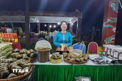 Các sản phẩm vùng miền, OCOP được bày bán tại hội chợ. (Ảnh Phương Anh/TTXVN)