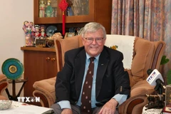 Giáo sư Carl Thayer, thuộc Học viện Quốc phòng Australia, Đại học New South Wales. (Ảnh: Trung Trang/TTXVN)