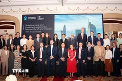 Các đại biểu chụp ảnh chung. (Ảnh: Xuân Khu/TTXVN)