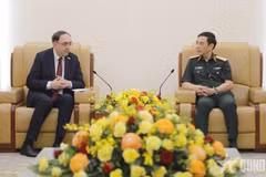 Đại tướng Phan Văn Giang tiếp Đại sứ Armenia tại Việt Nam Suren Baghdasaryan. (Nguồn: QĐND)