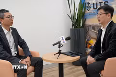 Theo Giáo sư Nghiêm Đức Long, quan hệ Việt Nam – Australia sẽ không chỉ tập trung vào trao đổi thương mại và giáo dục mà còn bước sang một tầm cao mới là cùng phát triển khoa học kỹ thuật và đổi mới sáng tạo. (Ảnh: Trung Trang/TTXVN)