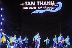 Chương trình nghệ thuật tại đêm khai mạc Lễ hội biển Tam Thanh năm 2026 , với chủ đề “Tam Thanh - Biển xanh vẫy gọi.” (Nguồn: Nhân dân)