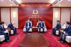 Đại tướng Lương Tam Quang, Bộ trưởng Bộ Công an tiếp ông Daniel Rosen, Giám đốc Điều hành Tập đoàn Rosen Partners, Hoa Kỳ. (Ảnh: Phạm Kiên/TTXVN)