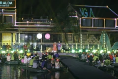 Chương trình “Gấm Vóc Hoa Lư”, nhằm lan tỏa hình ảnh cổ phục Việt Nam tới đông đảo nhân dân và du khách. (Ảnh: Thùy Dung/TTXVN)