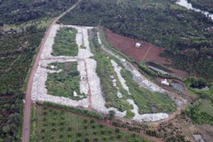 Toàn cảnh bãi rác xã Thuận An, tỉnh Lâm Đồng, nhìn từ trên cao. (Ảnh: Hưng Thịnh/TTXVN)