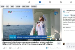 Báo điện tử Thmeythmey chuyển tiếp chương trình phát sóng trực tiếp về sự kiện trọng đại ở quốc gia láng giềng trên Fanpage tiếng Khmer. (Ảnh: TTXVN phát)