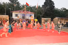 Điệu múa tại Lễ hội Cầu mưa. (Ảnh: K GỬIH/TTXVN)