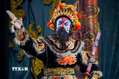 Tạo hình tướng Trịnh Ân trong vở diễn "Nữ tướng Đào Tam Xuân". (Ảnh: Khánh Hoà/TTXVN)