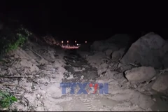 Giải cứu nhiều lái xe và phương tiện trên đèo Khánh Lê 